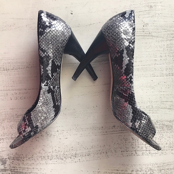 VIA SPIGA ‘Embry’ Snakeskin Embossed Leather Peep Toe Silver/Black Heels, 7 - Picture 3 of 9